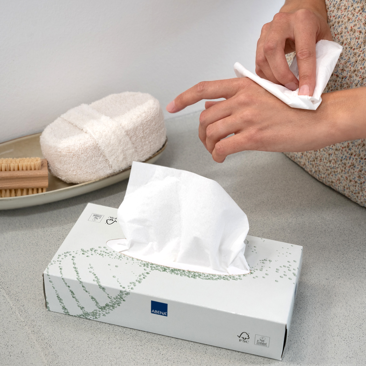 Abena® Kosmetiktücher 2-lagig Anwendung