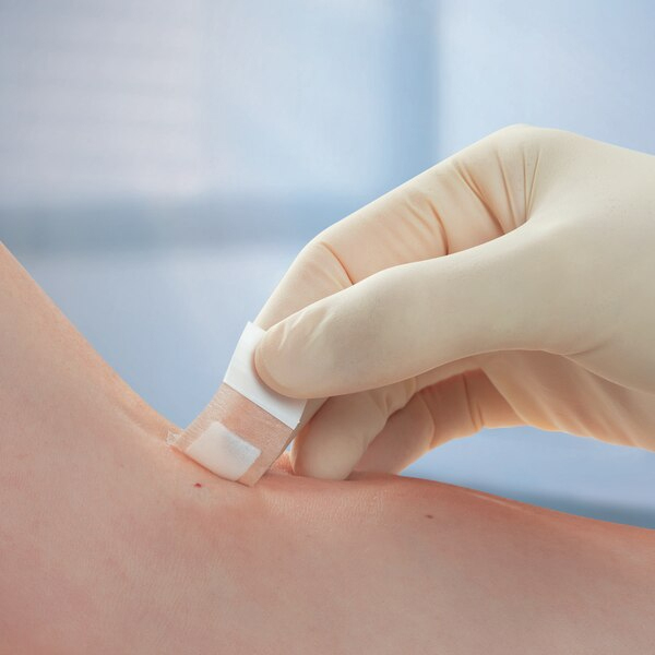 BSN Leukoplast® Soft Pflasterstrips Anwendung
