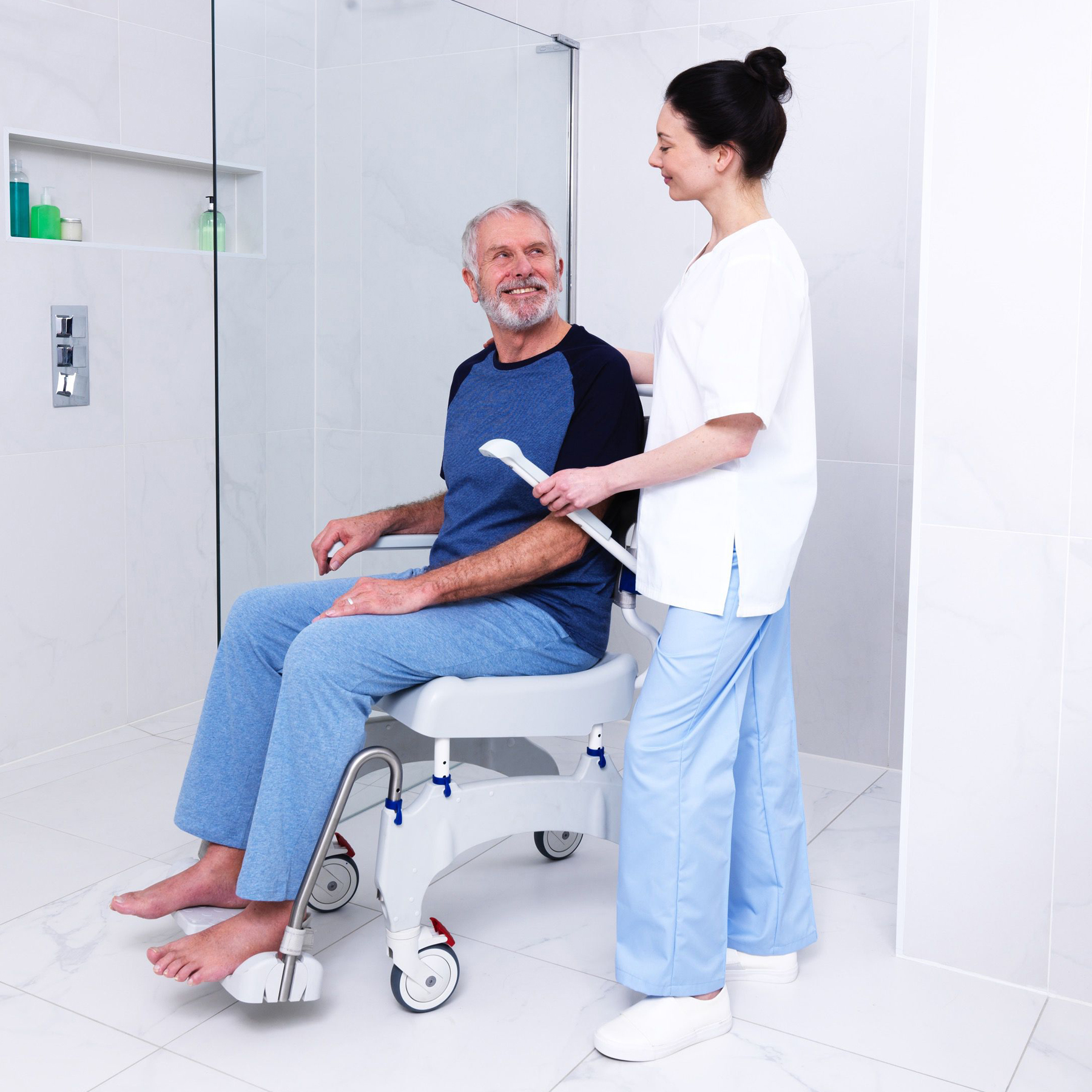 Aquatec® Ocean ERGO Dusch- Toilettenrollstuhl Beispiel